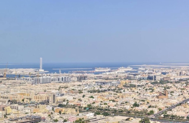 Standard 2 Bedroom w/Infinity Pool Near DWTC