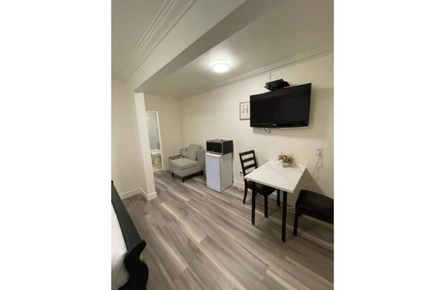 Standard Queen Suite in Beautiful Radium