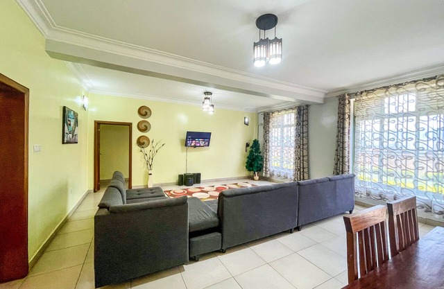 Standard Queen Bedroom - Akagera @ MyPlace