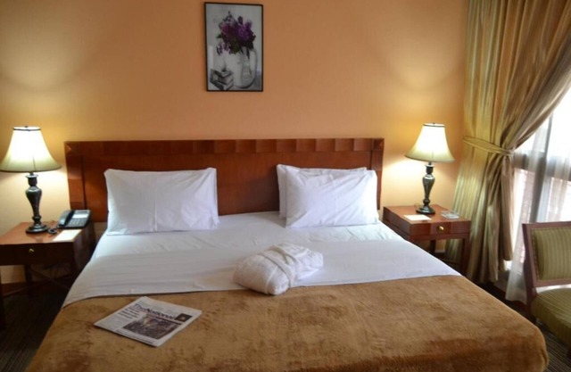 Standard Room Near Gold Souk By Luxury Bookings