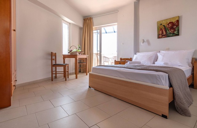 Standard sea view room at Girogiali