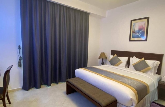 Standard Two Bedroom Apartment Near By ADCB Metro