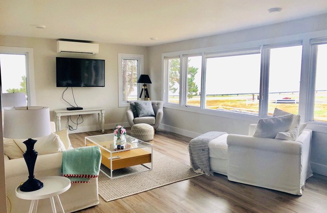 Stanhope 3bdrm Waterfront Home - Monthly/nightly Oct-June & weekly Summer 2025