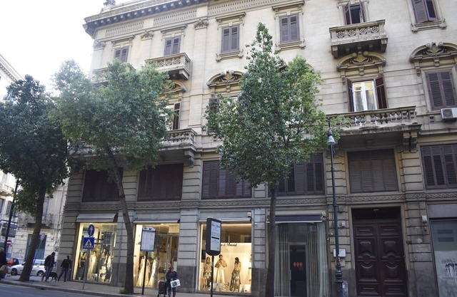 Stanze con Servizi Condivisi o Intero Appartamento nel Centro Storico di Palermo