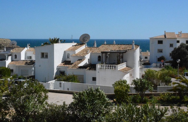 Starfish Cottage - 2 bed 2 bath with balcony and sea view
