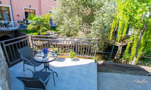 Stari View-Free Parking