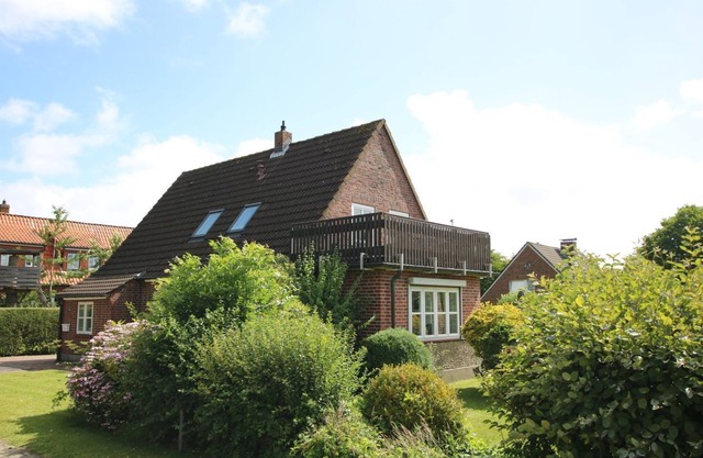 Starklef 21, Whg. 2 - vacation apartment in Wyk, 3 persons + baby on the upper floor, 2-family house