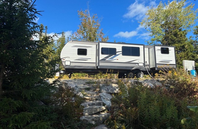 Starlight Beach Experience 31' RV Travel Trailer on private 3 acres with beach and firepit