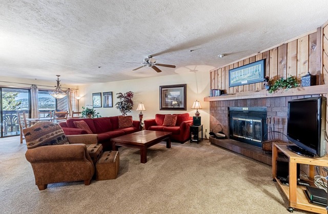 Stay Close to Downtown Breckenridge and the Ski Lifts!