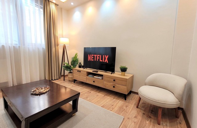 Stay in the heart of Istanbul’s creative soul—Cihangir. This spacious, stylish apartment is steps from Taksim Square, Istiklal Street, and Kabataş Tramway, perfect for groups seeking comfort, culture, and convenience.