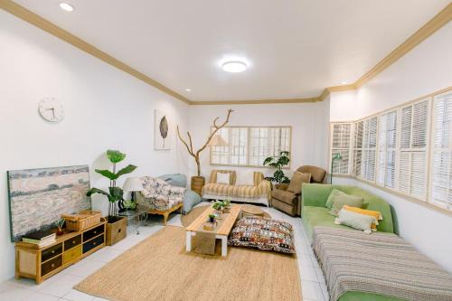 Stay Sa Amu - 4BR House in Capitol Area Cebu