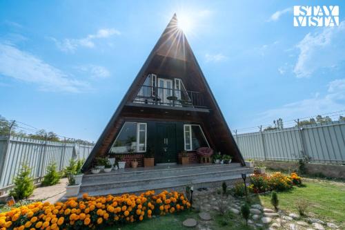 StayVista at 2BR A Frame Mountain House in Srinagar with Lawn, Bonfire, BBQ
