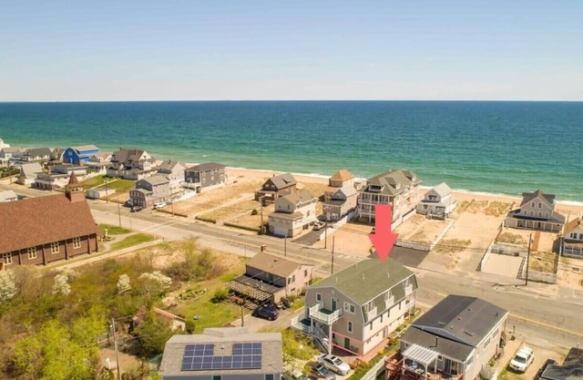 Steps to Beach | Cozy 1BR + Yard | Sleeps 4 + AC