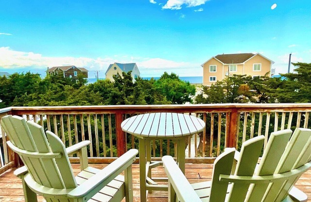 STEPS TO BEACH. PEACEFUL. PET-FRIENDLY. LINENS INCLUDED.
