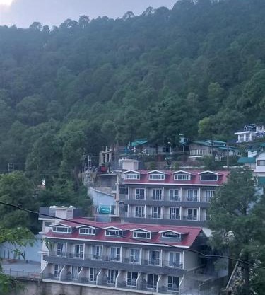 Sterling Ameris Kasauli