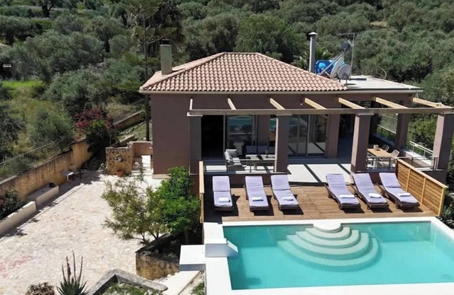 Stilvi Private 4BR Villa with Pool, Sea View & Garden