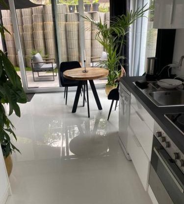Stilvolle 1-Zimmer Wohnung mit Terasse nahe Therme und Prezero Arena