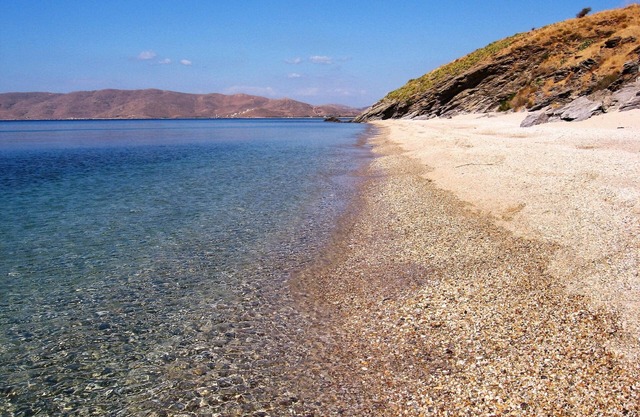 Stone cottage, 2 km from Karystos, 5 min walk from beach