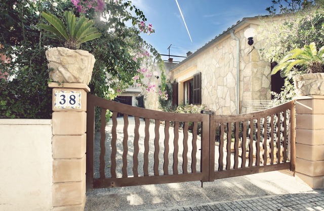 Stone duplex with garden and air conditioning