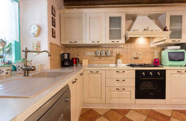 Stone villa with pool, WLAN, air conditioning, washing machine, tumble dryer