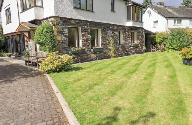 STONEGARTH COTTAGE, with a garden in Grasmere