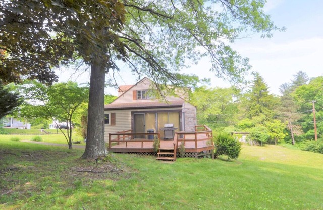 Stonehedge - 3 BR Cottage