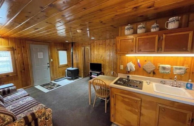 Stoney River Lodge - Unit 10 - Wolf