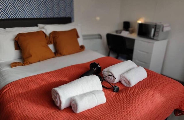 Stop at the Osterley - Room 5