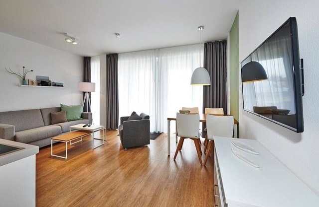 Strandnahes Ferienapartment mit Großer Terrasse Inkl. Schwimmbad- & Saunanutzung