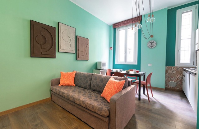 strategic area of ​Isola-Garibaldi entire apartment comfortable and functional