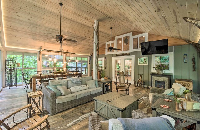 Striking Getaway w/Hot Tub, Deck & Lake Access!