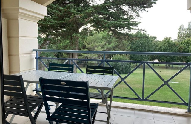 Studio à 300m de la plage, parc, piscine, terrasse