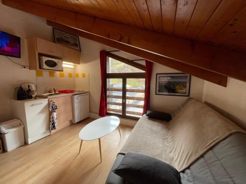 Studio 1411