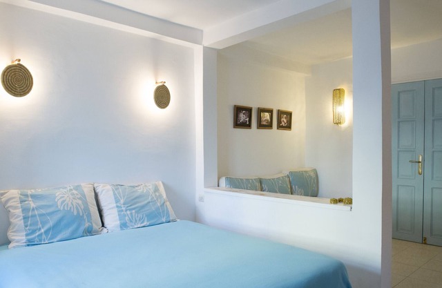 Studio (2nd floor) + 3 people in Medina access to a lounge and terraces