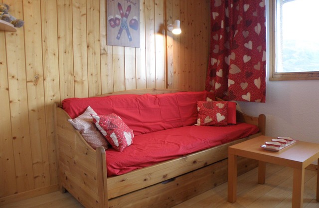 Studio 4 people ski in Les Menuires with cleaning included