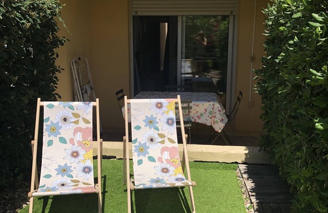 Studio 4 people, private terrace and garden, 2 min from the beach