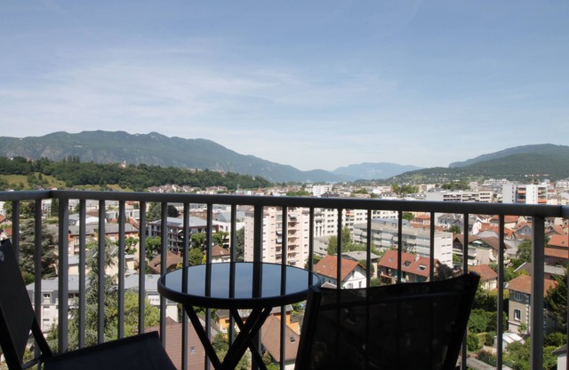 Studio 4* Swimming pool (summer), parking & superb view!