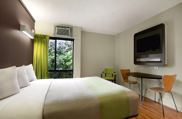 Studio 6 Downtown Toronto