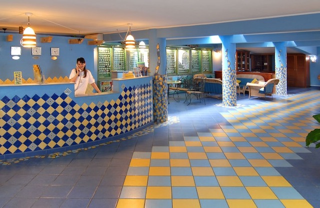 Studio a Stones Throw from The Sea
