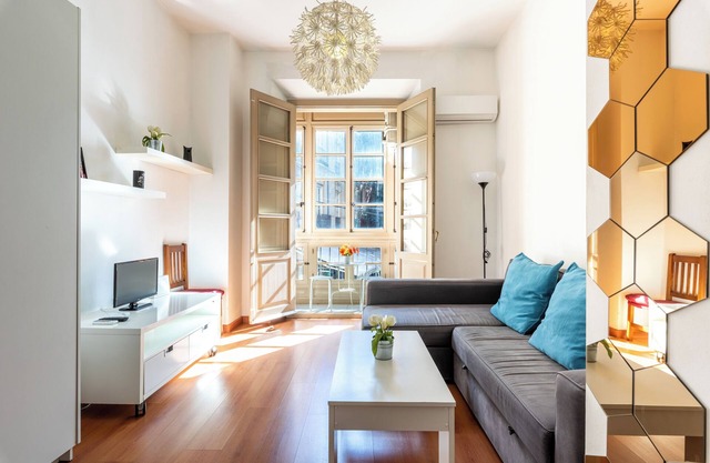 Studio Apartment “Centro Histórico” in Centre of Málaga with Wi-Fi & Balcony