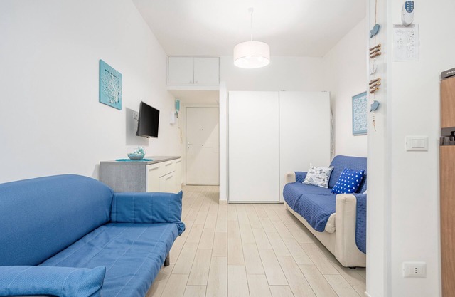 Studio Apartment 'Flat Blu Palermo Mondello' with Shared Pool, Shared Terrace and Air Conditioning