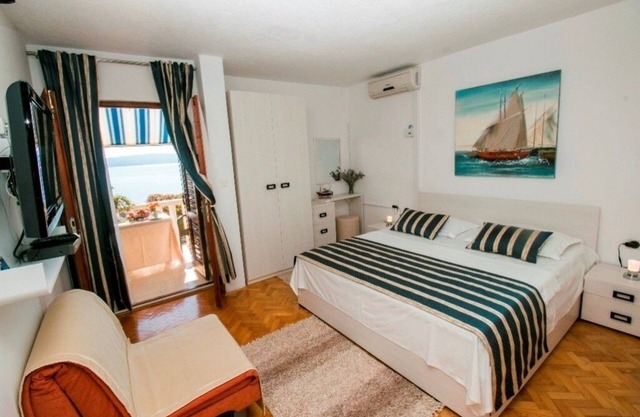 Studio apartment in Pisak with Seaview, Balcony, Air condition, WIFI (3340-1)