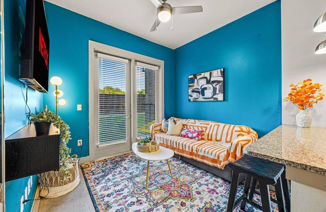 Studio by TCU, Stockyards & Zoo - Pool, Parking & Gym