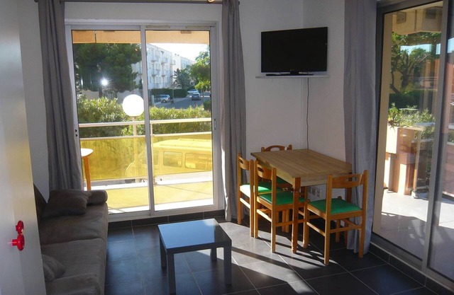 Studio Cabin with Large Terrace 300m from the Beach