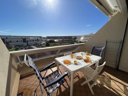 Studio cabine au Cap d'Agde, 4 couchages, terrasse, parking, plage à proximité - FR-1-249A-40