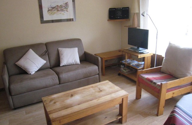 Studio cabine au centre, balcon sud, parking, proche pistes et commerces - FR-1-459-89