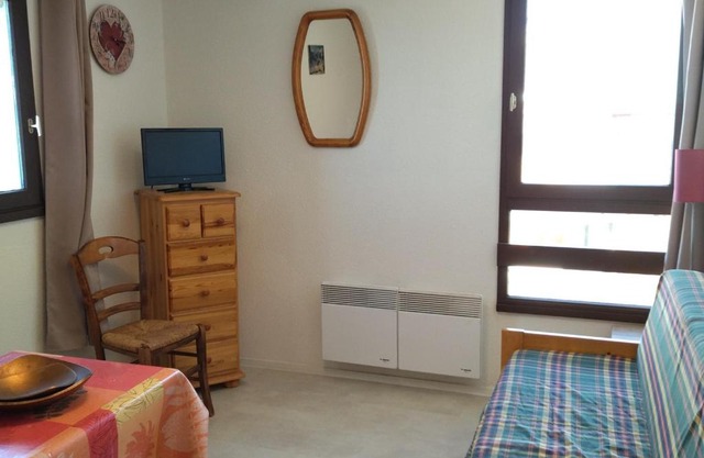 Studio cabine confortable au pied des pistes - FR-1-557-114