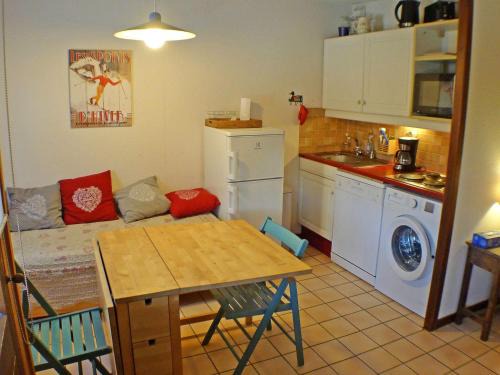 Studio Coquet avec Cabine en RDC, Résidence au Cœur du Village, Samoëns - FR-1-629-55