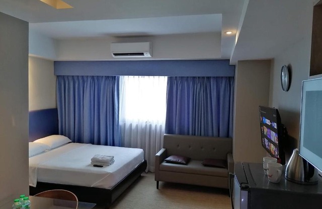 Studio Deluxe @ Sta.Lucia East Grand Mall - Hotel & Residences