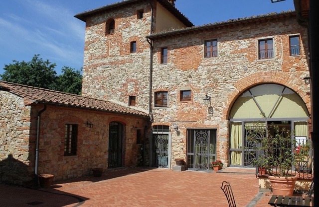 Studio "Farm CASALBOSCO" an ancient medieval village in the countryside